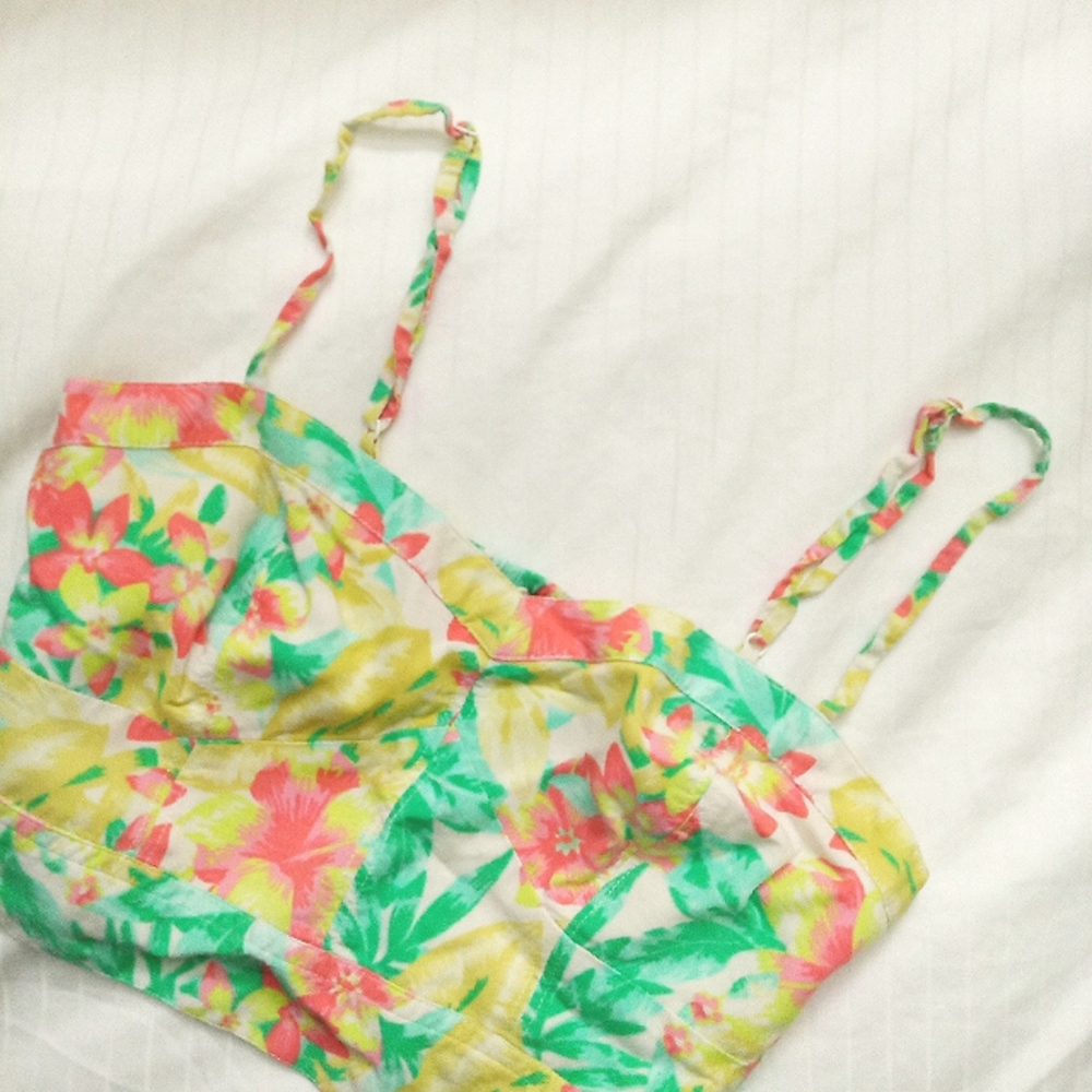AEO Tropical Patterned Crop Tank